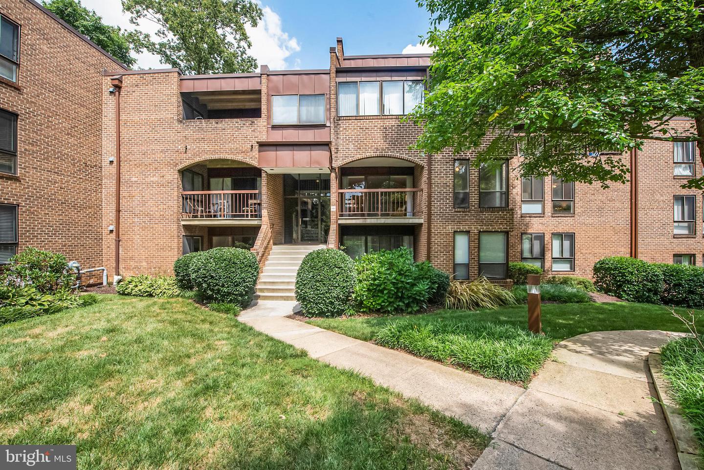 11224 CHESTNUT GROVE SQ #228, RESTON, Virginia 20190, 2 Bedrooms Bedrooms, ,1 BathroomBathrooms,Residential,For sale,11224 CHESTNUT GROVE SQ #228,VAFX2255350 MLS # VAFX2255350
