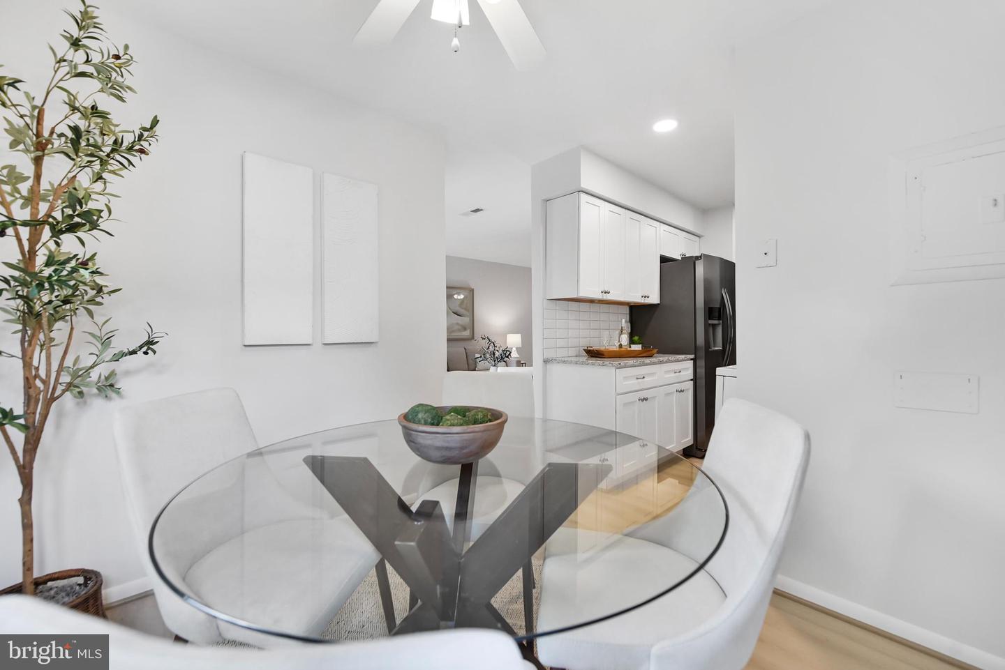 11224 CHESTNUT GROVE SQ #228, RESTON, Virginia 20190, 2 Bedrooms Bedrooms, ,1 BathroomBathrooms,Residential,For sale,11224 CHESTNUT GROVE SQ #228,VAFX2255350 MLS # VAFX2255350