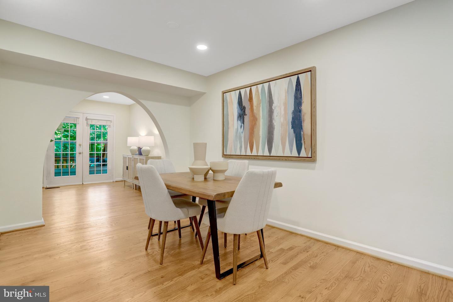 2408-A S WALTER REED DR S #1, ARLINGTON, Virginia 22206, 3 Bedrooms Bedrooms, ,2 BathroomsBathrooms,Residential,For sale,2408-A S WALTER REED DR S #1,VAAR2060674 MLS # VAAR2060674