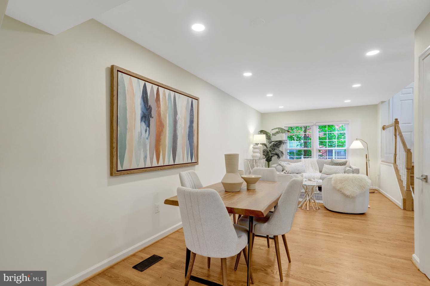 2408-A S WALTER REED DR S #1, ARLINGTON, Virginia 22206, 3 Bedrooms Bedrooms, ,2 BathroomsBathrooms,Residential,For sale,2408-A S WALTER REED DR S #1,VAAR2060674 MLS # VAAR2060674