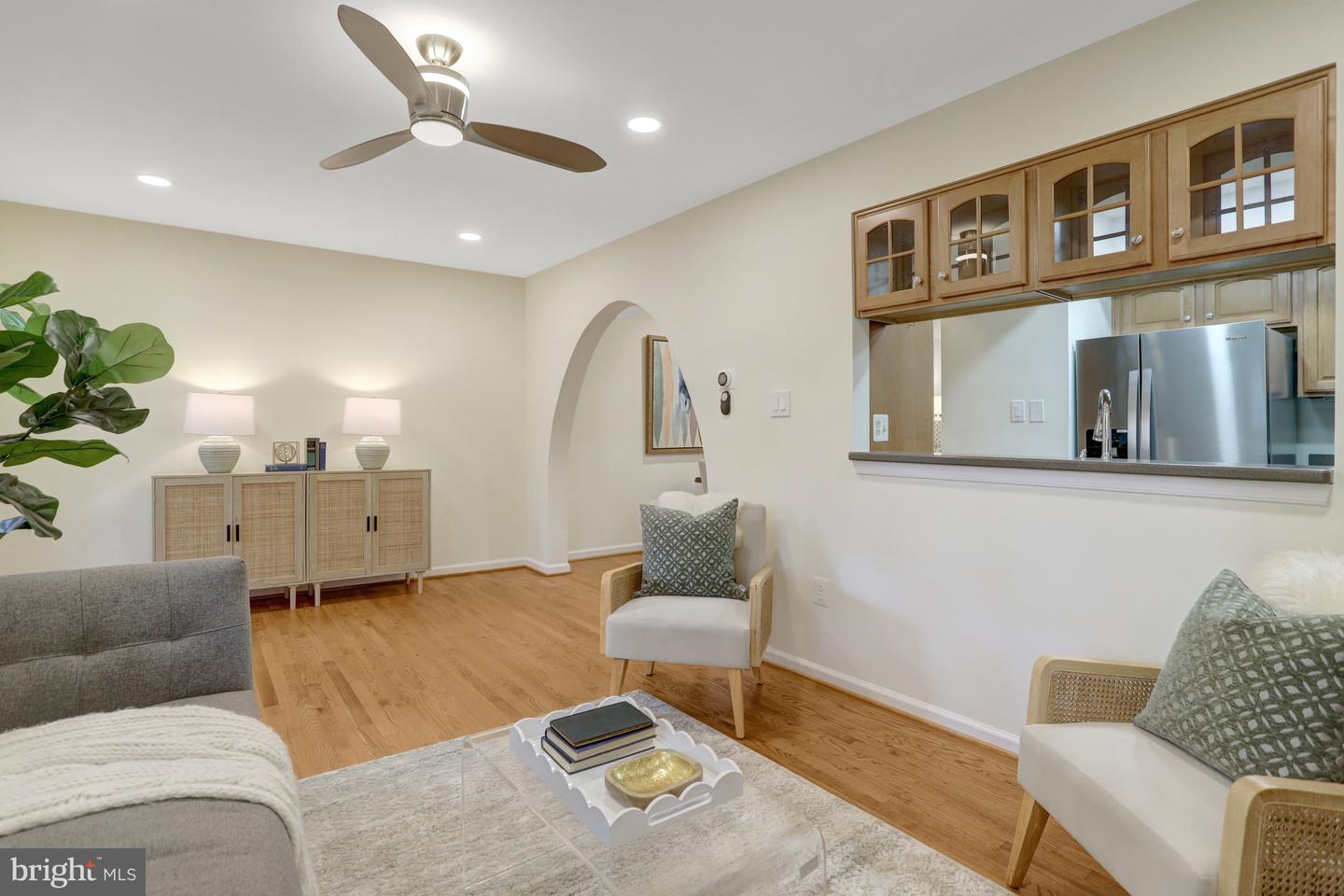 2408-A S WALTER REED DR S #1, ARLINGTON, Virginia 22206, 3 Bedrooms Bedrooms, ,2 BathroomsBathrooms,Residential,For sale,2408-A S WALTER REED DR S #1,VAAR2060674 MLS # VAAR2060674