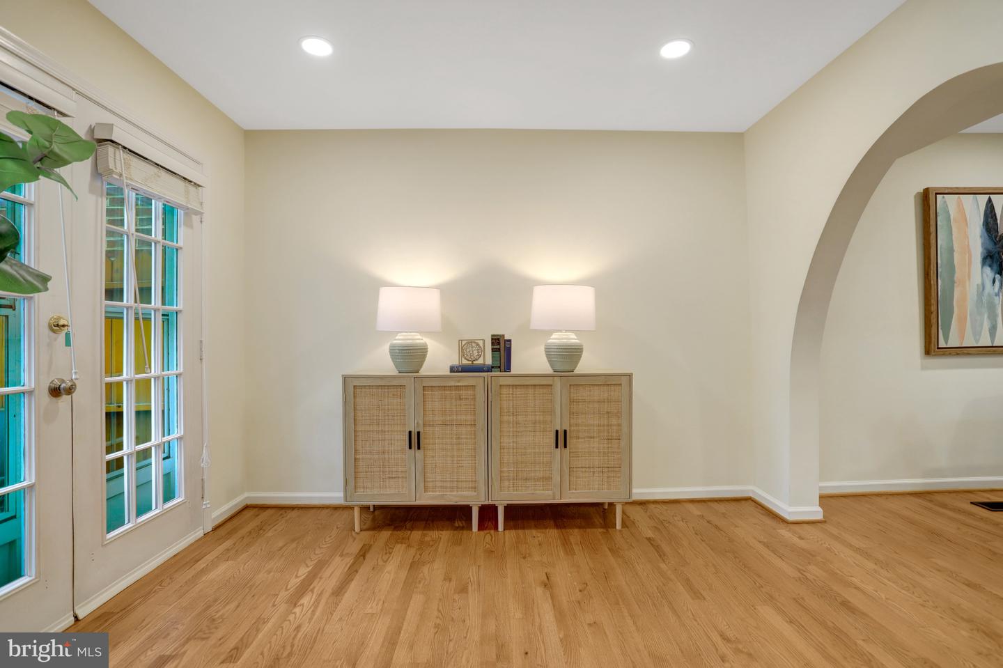 2408-A S WALTER REED DR S #1, ARLINGTON, Virginia 22206, 3 Bedrooms Bedrooms, ,2 BathroomsBathrooms,Residential,For sale,2408-A S WALTER REED DR S #1,VAAR2060674 MLS # VAAR2060674