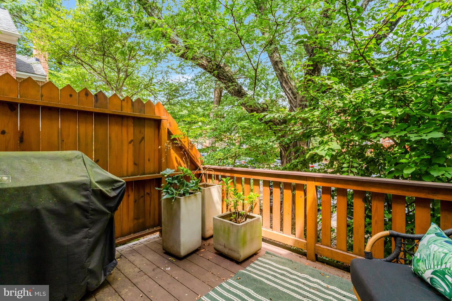 2408-A S WALTER REED DR S #1, ARLINGTON, Virginia 22206, 3 Bedrooms Bedrooms, ,2 BathroomsBathrooms,Residential,For sale,2408-A S WALTER REED DR S #1,VAAR2060674 MLS # VAAR2060674