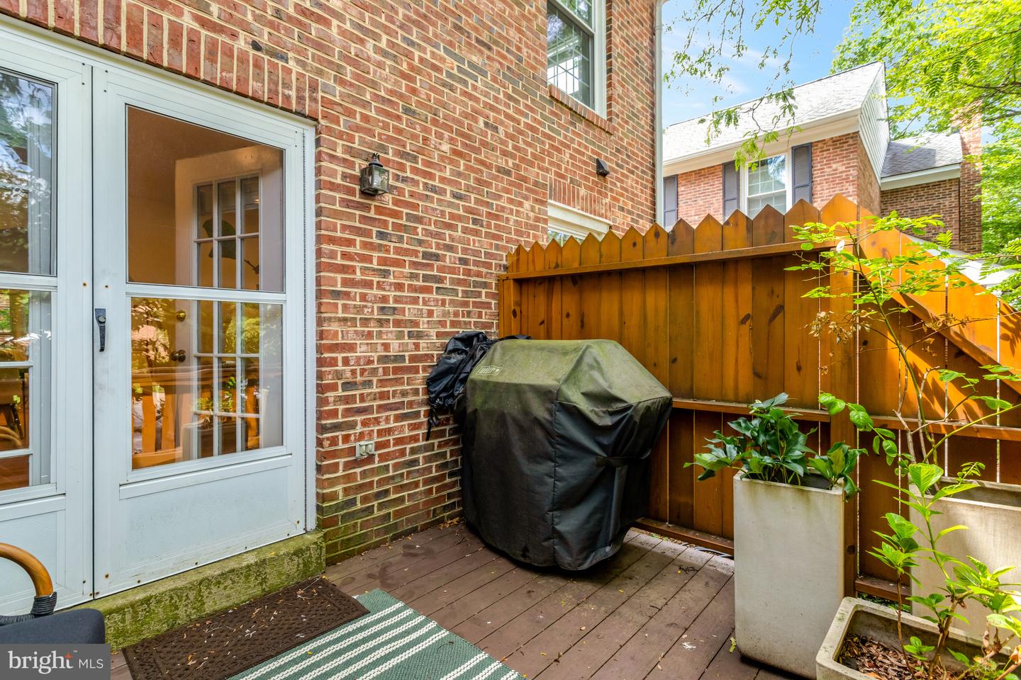 2408-A S WALTER REED DR S #1, ARLINGTON, Virginia 22206, 3 Bedrooms Bedrooms, ,2 BathroomsBathrooms,Residential,For sale,2408-A S WALTER REED DR S #1,VAAR2060674 MLS # VAAR2060674