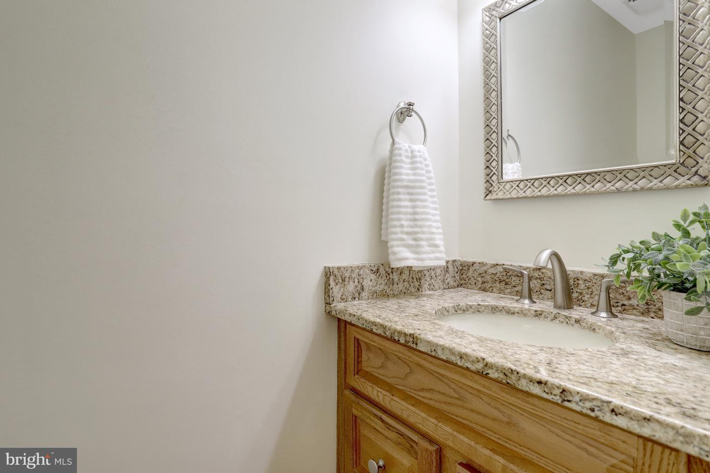 2408-A S WALTER REED DR S #1, ARLINGTON, Virginia 22206, 3 Bedrooms Bedrooms, ,2 BathroomsBathrooms,Residential,For sale,2408-A S WALTER REED DR S #1,VAAR2060674 MLS # VAAR2060674