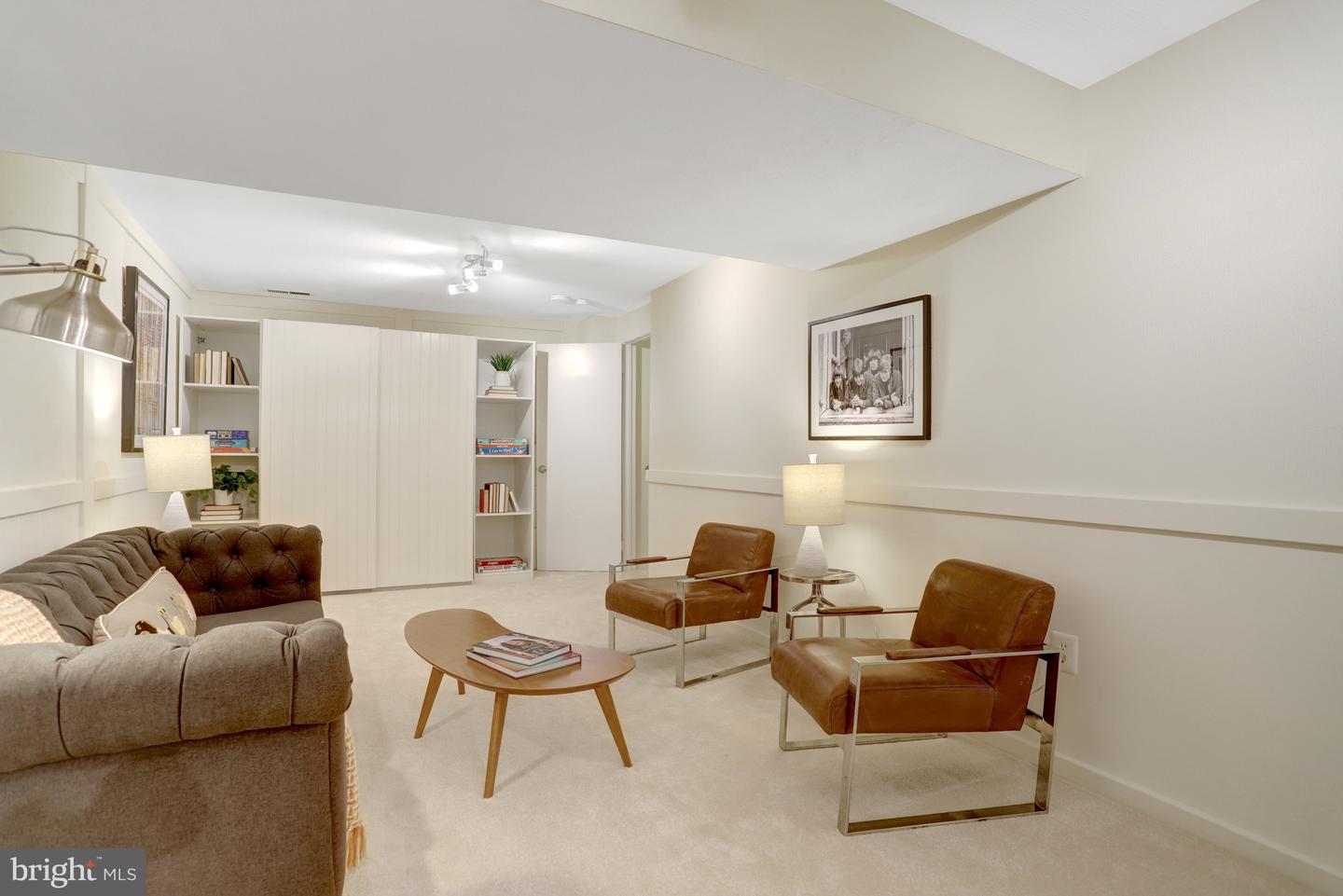 2408-A S WALTER REED DR S #1, ARLINGTON, Virginia 22206, 3 Bedrooms Bedrooms, ,2 BathroomsBathrooms,Residential,For sale,2408-A S WALTER REED DR S #1,VAAR2060674 MLS # VAAR2060674