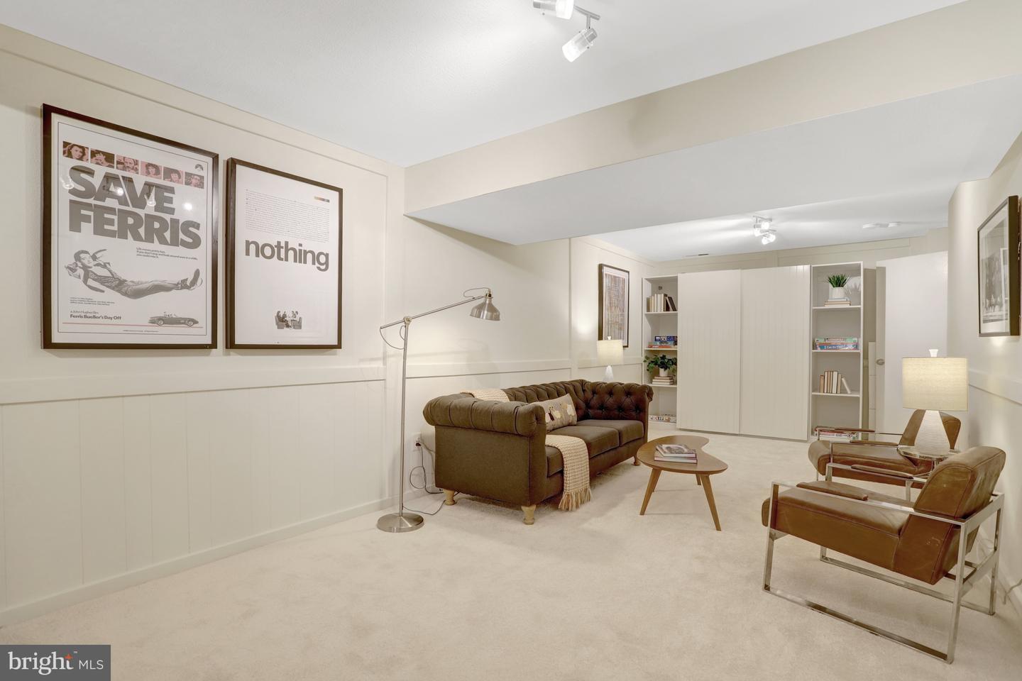 2408-A S WALTER REED DR S #1, ARLINGTON, Virginia 22206, 3 Bedrooms Bedrooms, ,2 BathroomsBathrooms,Residential,For sale,2408-A S WALTER REED DR S #1,VAAR2060674 MLS # VAAR2060674
