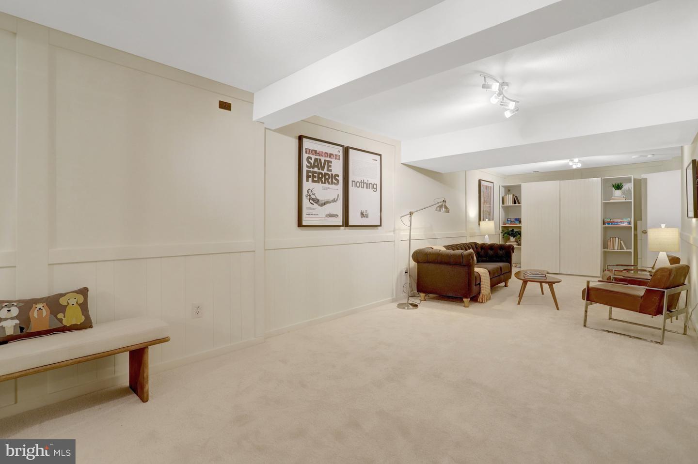 2408-A S WALTER REED DR S #1, ARLINGTON, Virginia 22206, 3 Bedrooms Bedrooms, ,2 BathroomsBathrooms,Residential,For sale,2408-A S WALTER REED DR S #1,VAAR2060674 MLS # VAAR2060674