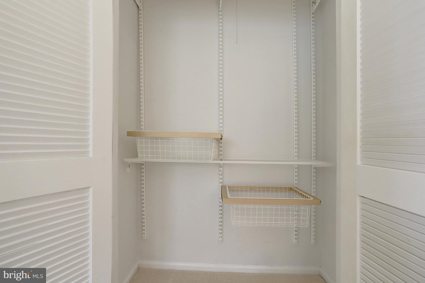2408-A S WALTER REED DR S #1, ARLINGTON, Virginia 22206, 3 Bedrooms Bedrooms, ,2 BathroomsBathrooms,Residential,For sale,2408-A S WALTER REED DR S #1,VAAR2060674 MLS # VAAR2060674