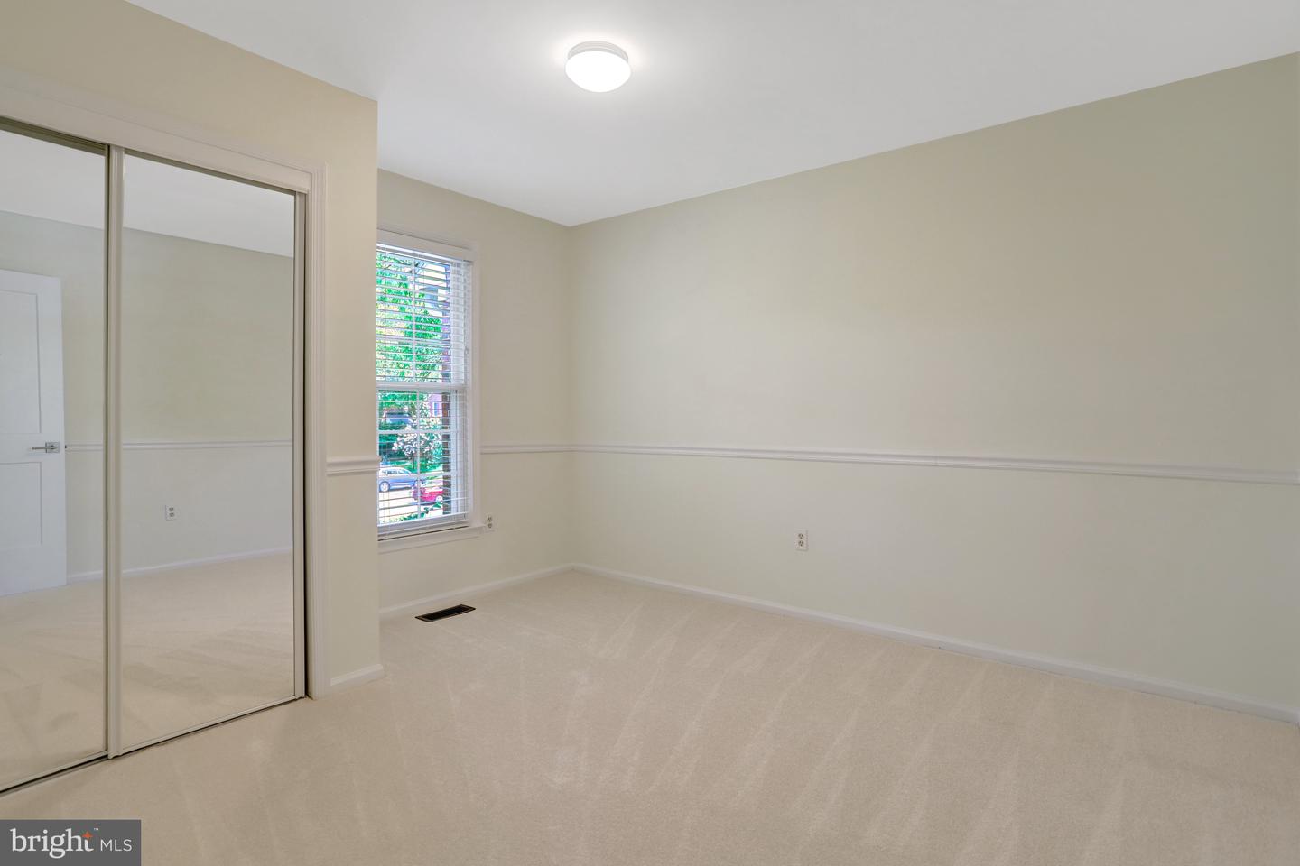 2408-A S WALTER REED DR S #1, ARLINGTON, Virginia 22206, 3 Bedrooms Bedrooms, ,2 BathroomsBathrooms,Residential,For sale,2408-A S WALTER REED DR S #1,VAAR2060674 MLS # VAAR2060674