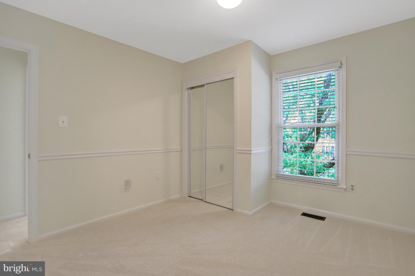 2408-A S WALTER REED DR S #1, ARLINGTON, Virginia 22206, 3 Bedrooms Bedrooms, ,2 BathroomsBathrooms,Residential,For sale,2408-A S WALTER REED DR S #1,VAAR2060674 MLS # VAAR2060674