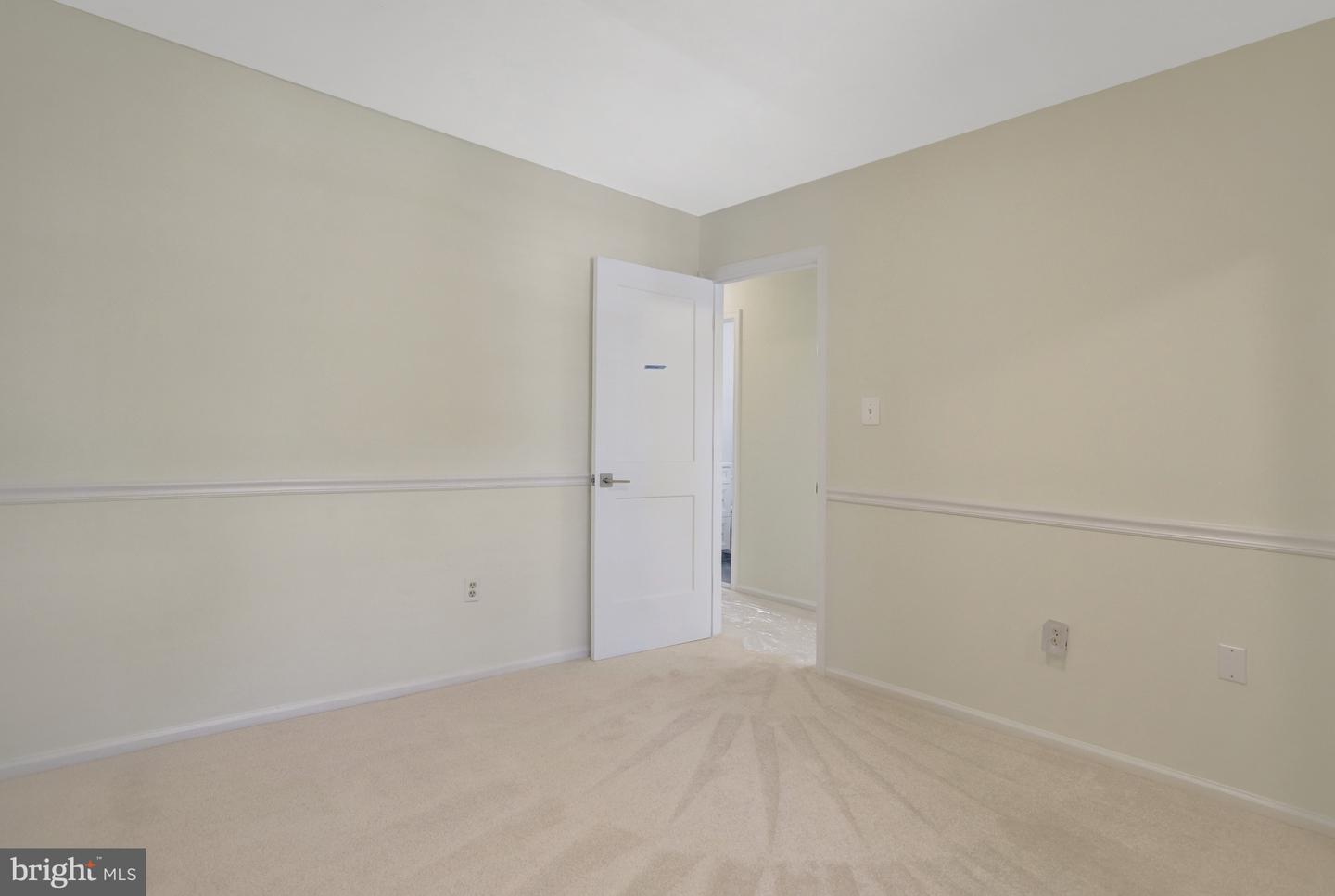 2408-A S WALTER REED DR S #1, ARLINGTON, Virginia 22206, 3 Bedrooms Bedrooms, ,2 BathroomsBathrooms,Residential,For sale,2408-A S WALTER REED DR S #1,VAAR2060674 MLS # VAAR2060674