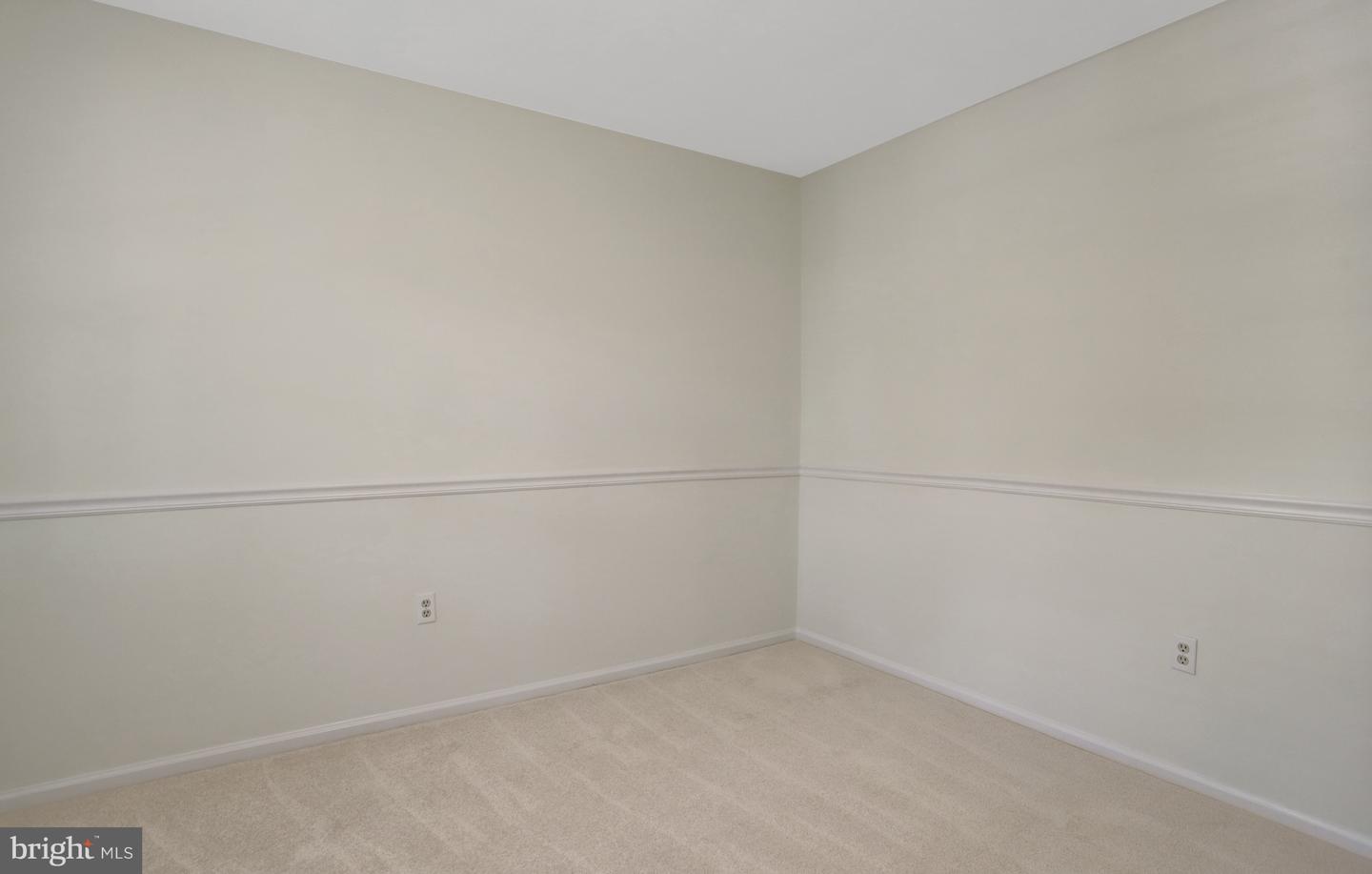 2408-A S WALTER REED DR S #1, ARLINGTON, Virginia 22206, 3 Bedrooms Bedrooms, ,2 BathroomsBathrooms,Residential,For sale,2408-A S WALTER REED DR S #1,VAAR2060674 MLS # VAAR2060674
