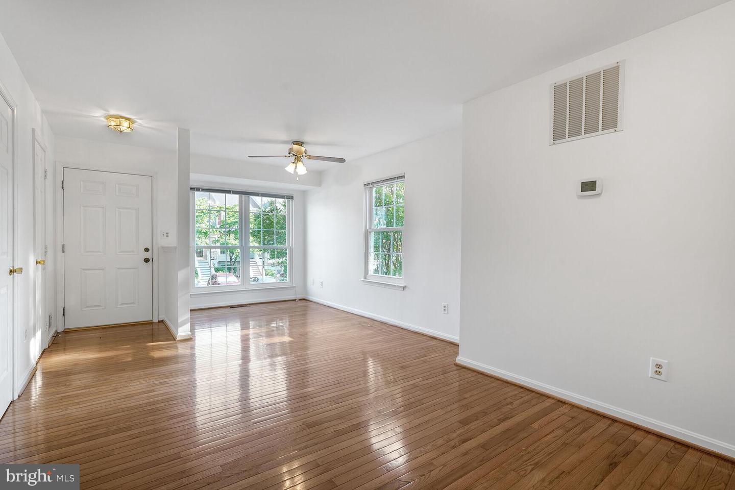 14188 AUTUMN CIR, CENTREVILLE, Virginia 20121, 3 Bedrooms Bedrooms, ,3 BathroomsBathrooms,Residential,For sale,14188 AUTUMN CIR,VAFX2255284 MLS # VAFX2255284