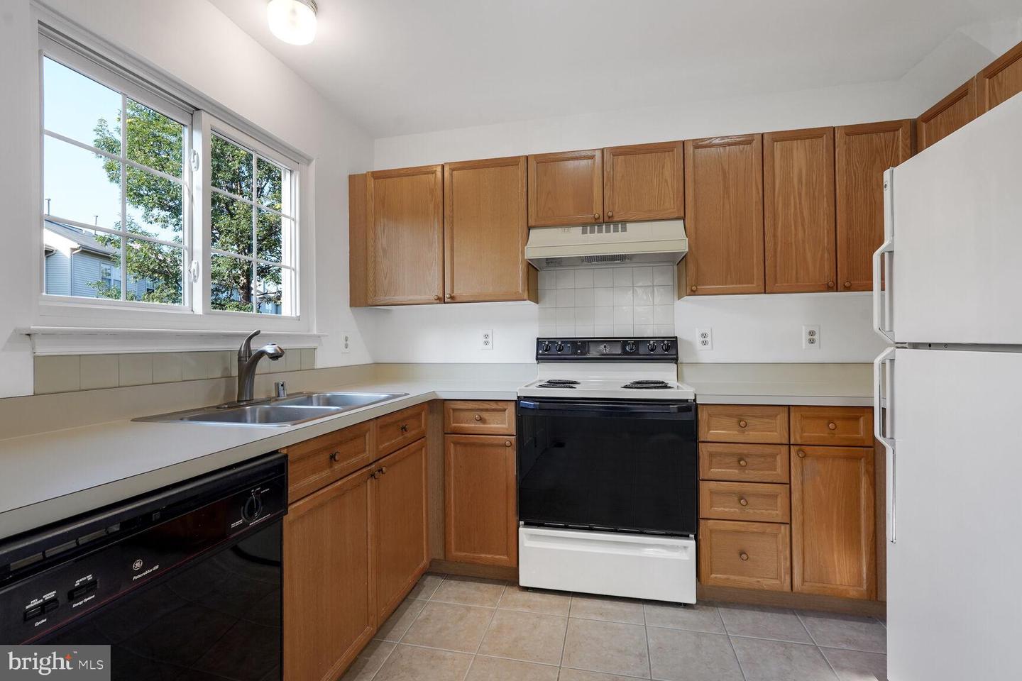 14188 AUTUMN CIR, CENTREVILLE, Virginia 20121, 3 Bedrooms Bedrooms, ,3 BathroomsBathrooms,Residential,For sale,14188 AUTUMN CIR,VAFX2255284 MLS # VAFX2255284