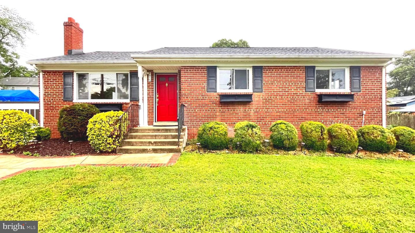 5915 AMELIA ST, SPRINGFIELD, Virginia 22150, 5 Bedrooms Bedrooms, ,2 BathroomsBathrooms,Residential,For sale,5915 AMELIA ST,VAFX2255310 MLS # VAFX2255310