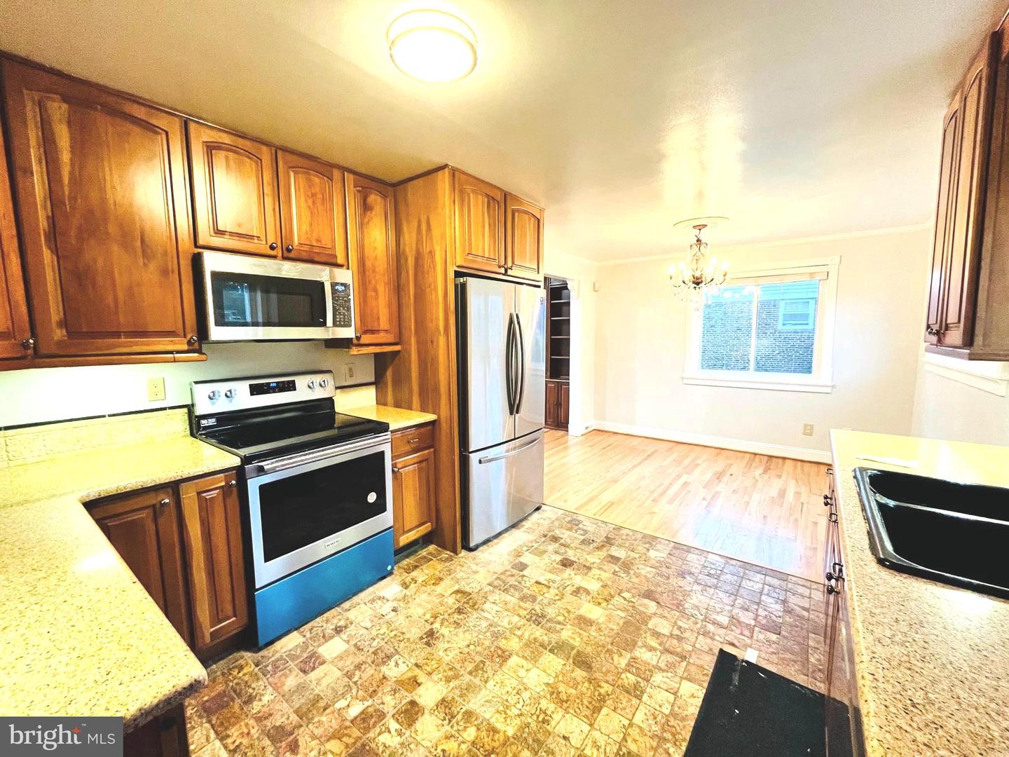 5915 AMELIA ST, SPRINGFIELD, Virginia 22150, 5 Bedrooms Bedrooms, ,2 BathroomsBathrooms,Residential,For sale,5915 AMELIA ST,VAFX2255310 MLS # VAFX2255310