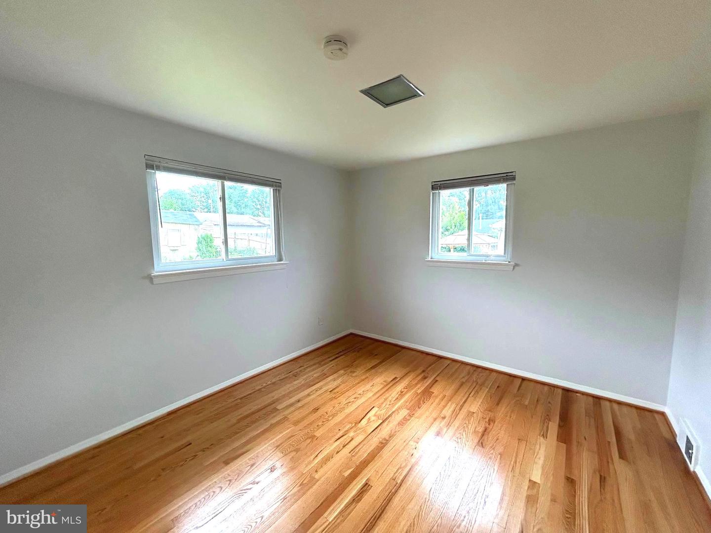 5915 AMELIA ST, SPRINGFIELD, Virginia 22150, 5 Bedrooms Bedrooms, ,2 BathroomsBathrooms,Residential,For sale,5915 AMELIA ST,VAFX2255310 MLS # VAFX2255310