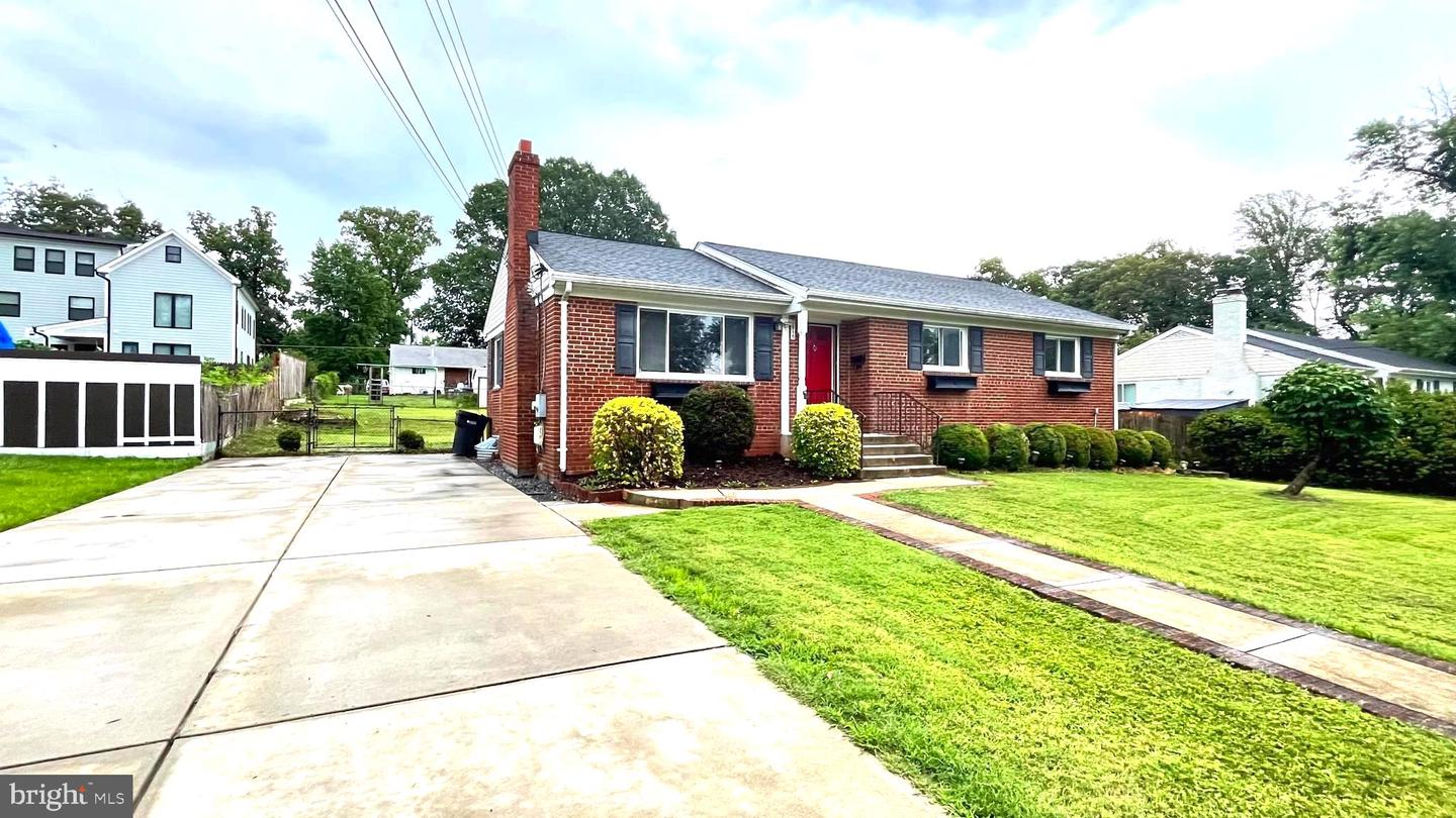 5915 AMELIA ST, SPRINGFIELD, Virginia 22150, 5 Bedrooms Bedrooms, ,2 BathroomsBathrooms,Residential,For sale,5915 AMELIA ST,VAFX2255310 MLS # VAFX2255310