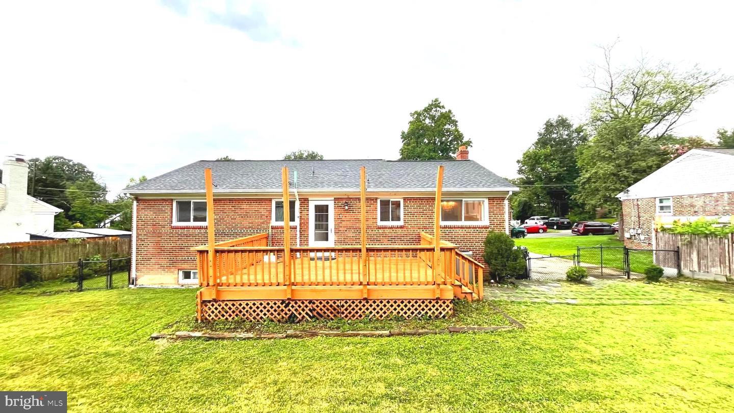 5915 AMELIA ST, SPRINGFIELD, Virginia 22150, 5 Bedrooms Bedrooms, ,2 BathroomsBathrooms,Residential,For sale,5915 AMELIA ST,VAFX2255310 MLS # VAFX2255310