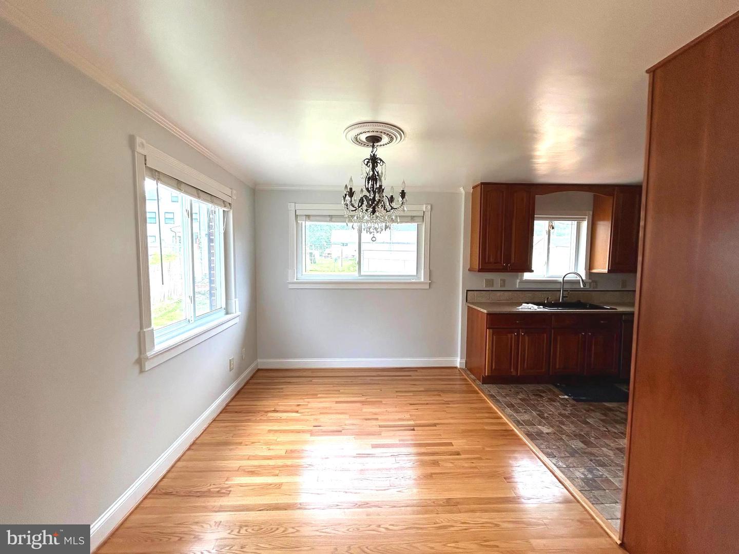5915 AMELIA ST, SPRINGFIELD, Virginia 22150, 5 Bedrooms Bedrooms, ,2 BathroomsBathrooms,Residential,For sale,5915 AMELIA ST,VAFX2255310 MLS # VAFX2255310