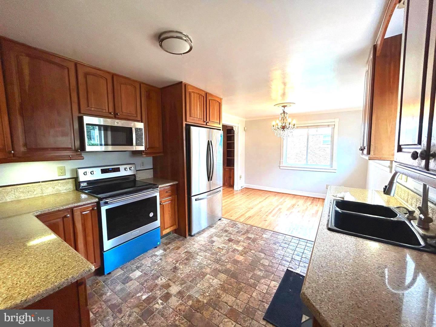 5915 AMELIA ST, SPRINGFIELD, Virginia 22150, 5 Bedrooms Bedrooms, ,2 BathroomsBathrooms,Residential,For sale,5915 AMELIA ST,VAFX2255310 MLS # VAFX2255310