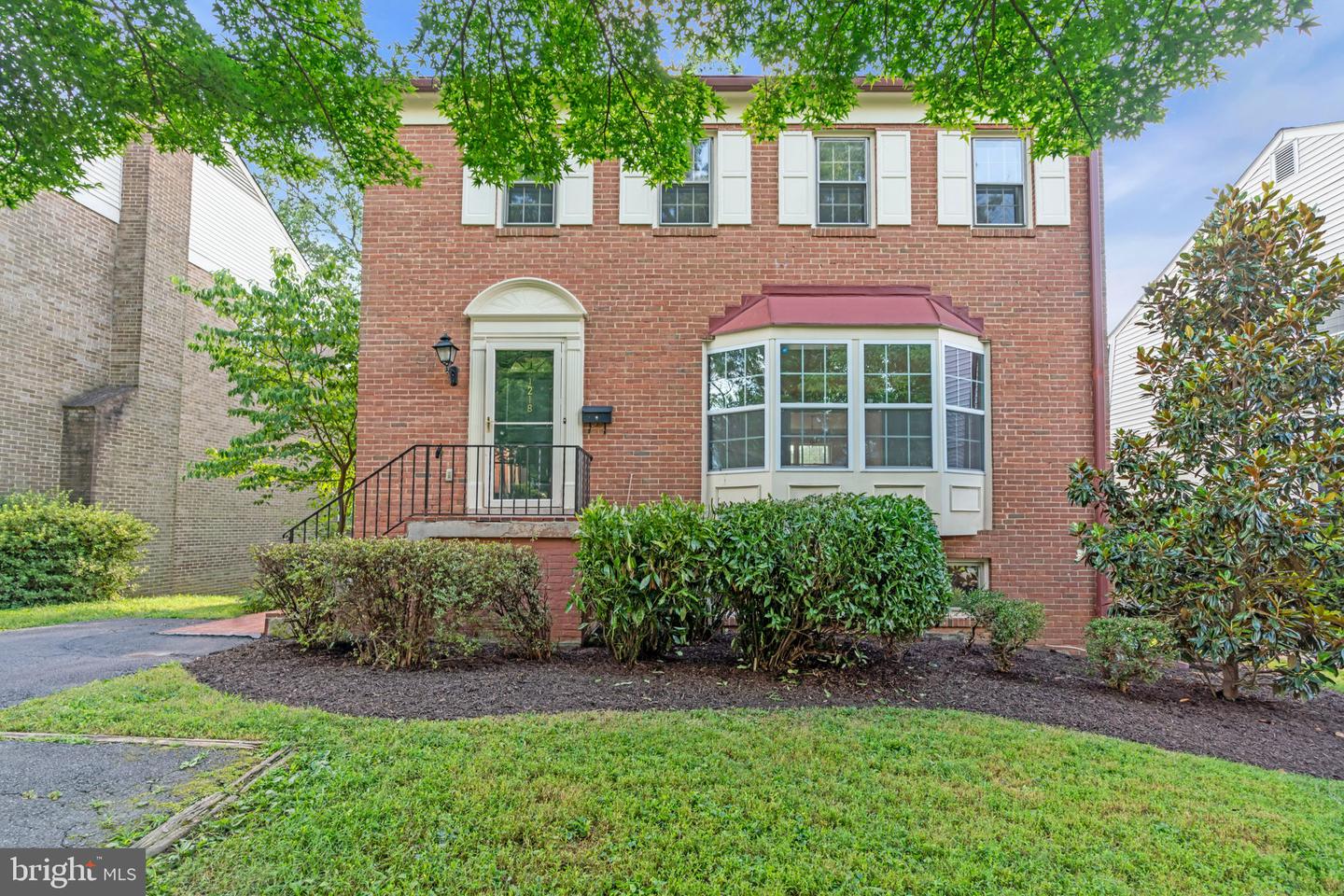 1218 KENSINGTON RD, MCLEAN, Virginia 22101, 4 Bedrooms Bedrooms, ,3 BathroomsBathrooms,Residential,For sale,1218 KENSINGTON RD,VAFX2255336 MLS # VAFX2255336