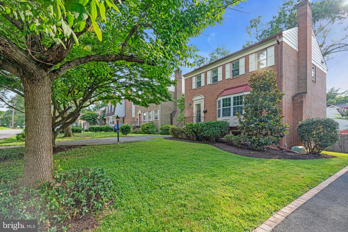 1218 KENSINGTON RD, MCLEAN, Virginia 22101, 4 Bedrooms Bedrooms, ,3 BathroomsBathrooms,Residential,For sale,1218 KENSINGTON RD,VAFX2255336 MLS # VAFX2255336