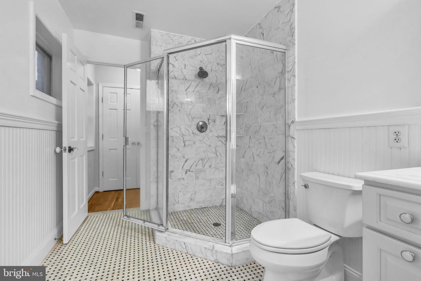 1218 KENSINGTON RD, MCLEAN, Virginia 22101, 4 Bedrooms Bedrooms, ,3 BathroomsBathrooms,Residential,For sale,1218 KENSINGTON RD,VAFX2255336 MLS # VAFX2255336