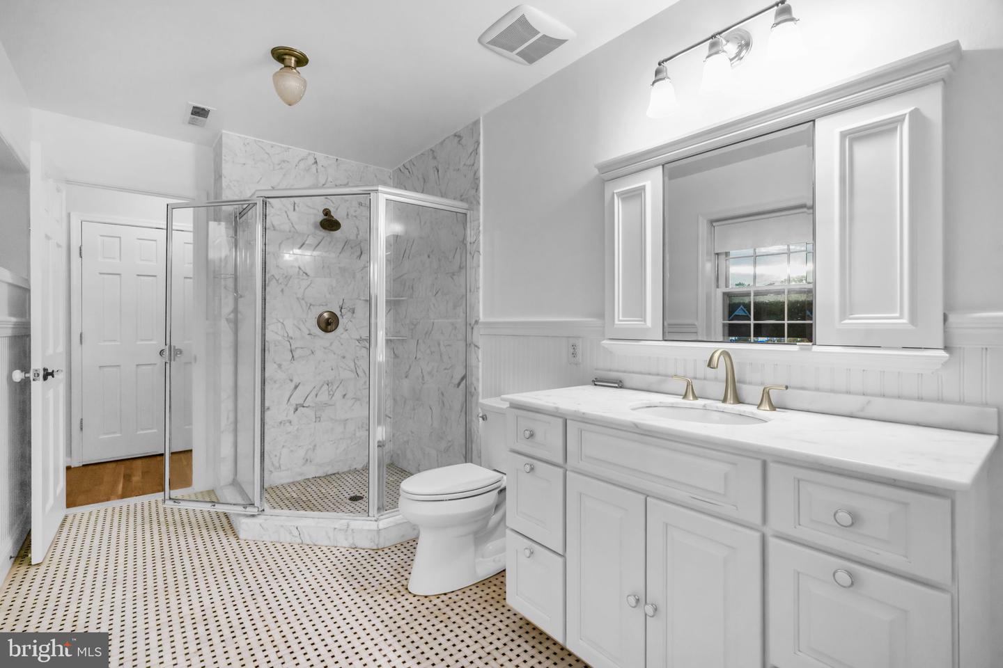 1218 KENSINGTON RD, MCLEAN, Virginia 22101, 4 Bedrooms Bedrooms, ,3 BathroomsBathrooms,Residential,For sale,1218 KENSINGTON RD,VAFX2255336 MLS # VAFX2255336