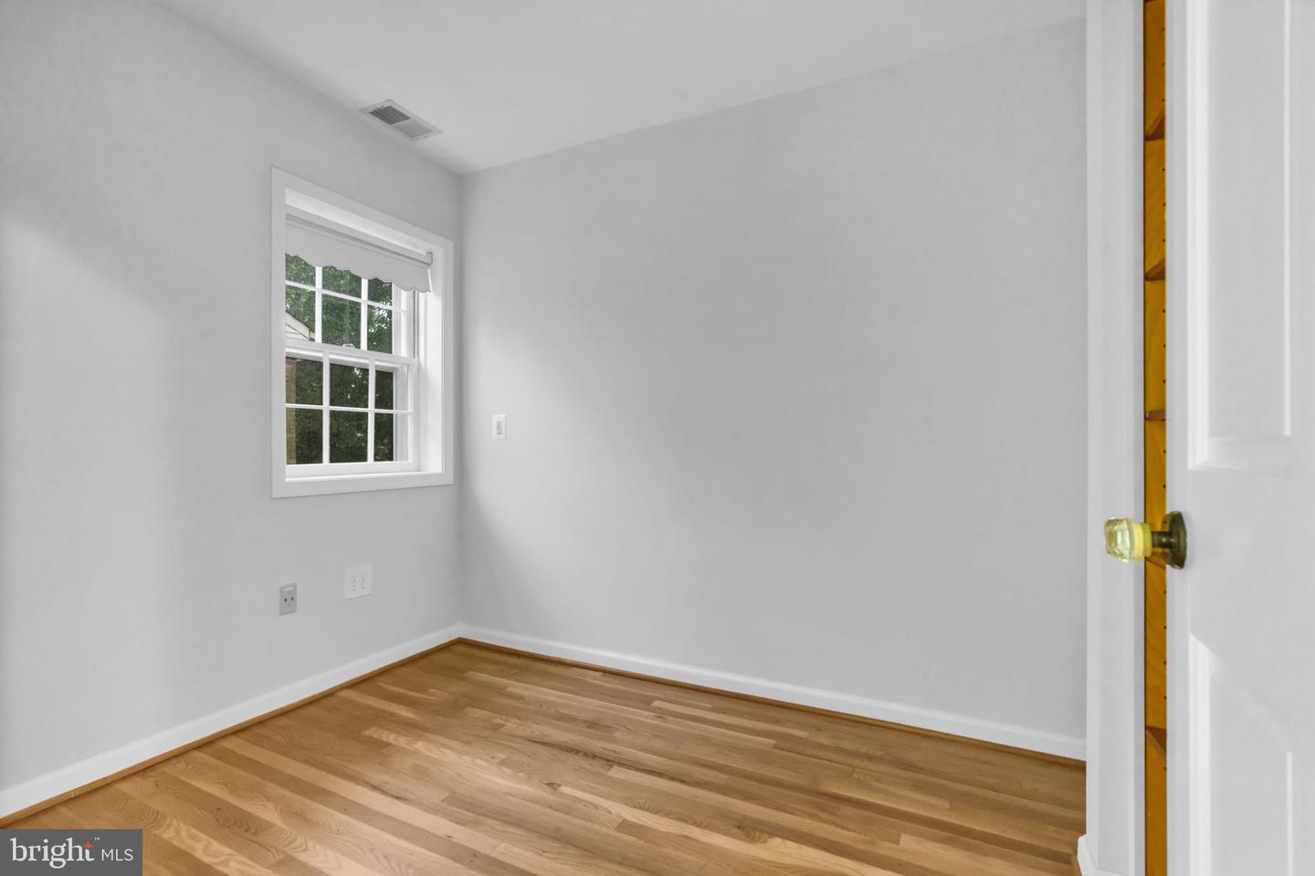 1218 KENSINGTON RD, MCLEAN, Virginia 22101, 4 Bedrooms Bedrooms, ,3 BathroomsBathrooms,Residential,For sale,1218 KENSINGTON RD,VAFX2255336 MLS # VAFX2255336