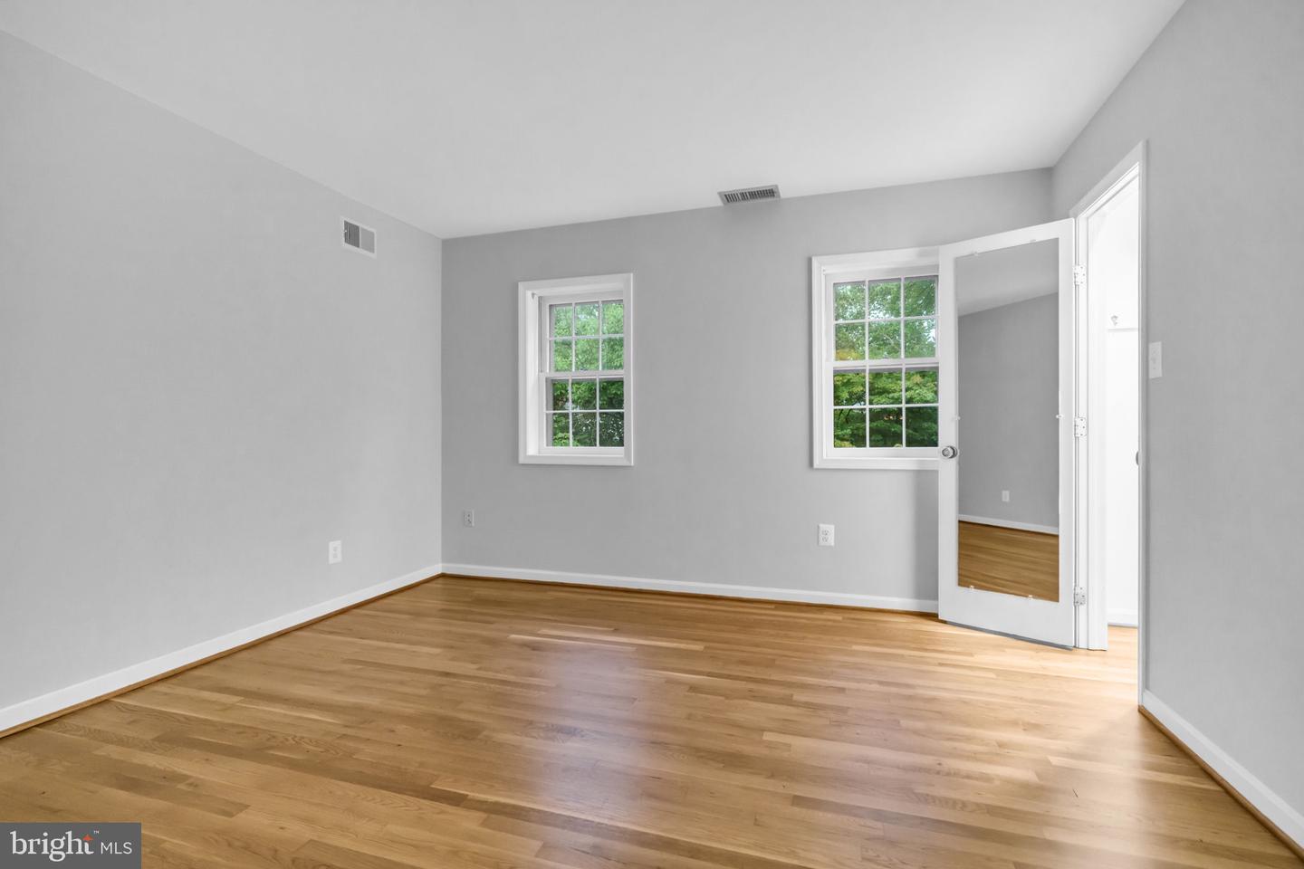 1218 KENSINGTON RD, MCLEAN, Virginia 22101, 4 Bedrooms Bedrooms, ,3 BathroomsBathrooms,Residential,For sale,1218 KENSINGTON RD,VAFX2255336 MLS # VAFX2255336