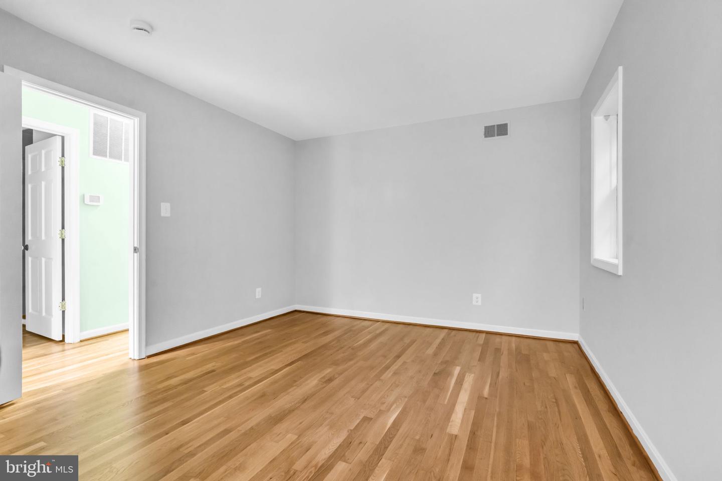 1218 KENSINGTON RD, MCLEAN, Virginia 22101, 4 Bedrooms Bedrooms, ,3 BathroomsBathrooms,Residential,For sale,1218 KENSINGTON RD,VAFX2255336 MLS # VAFX2255336