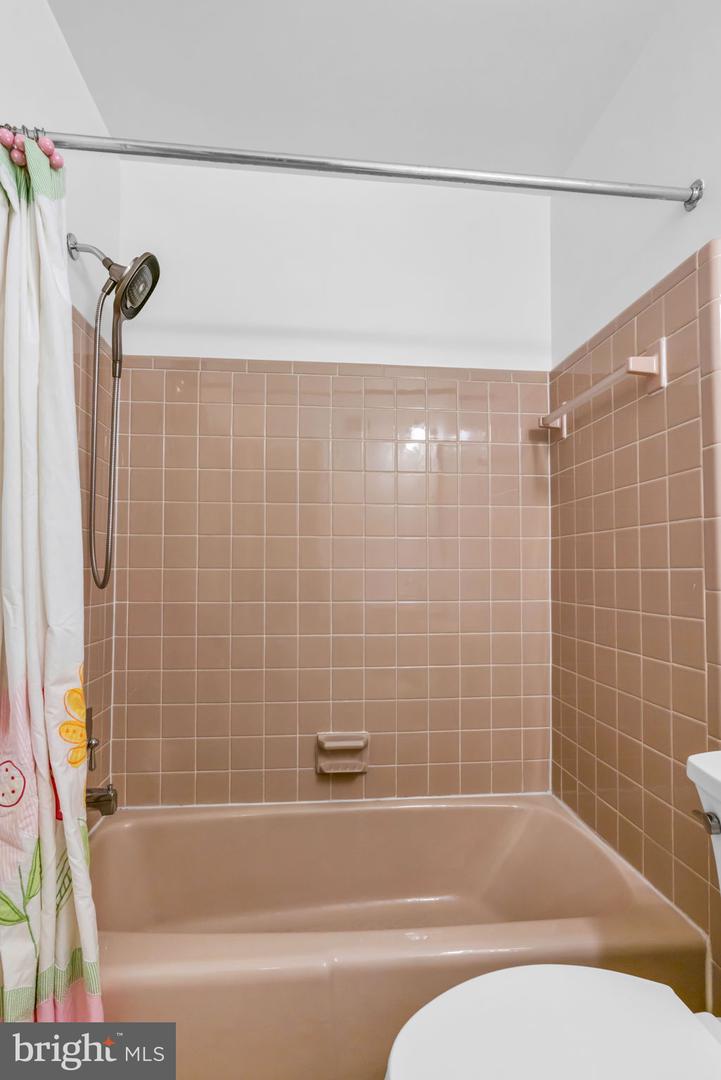 1218 KENSINGTON RD, MCLEAN, Virginia 22101, 4 Bedrooms Bedrooms, ,3 BathroomsBathrooms,Residential,For sale,1218 KENSINGTON RD,VAFX2255336 MLS # VAFX2255336