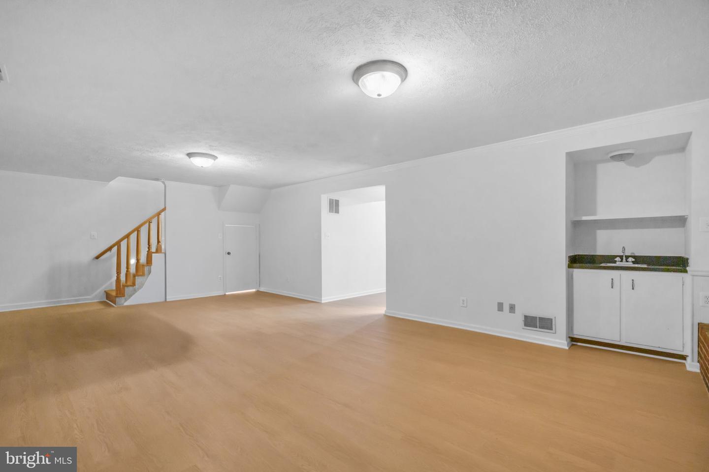 1218 KENSINGTON RD, MCLEAN, Virginia 22101, 4 Bedrooms Bedrooms, ,3 BathroomsBathrooms,Residential,For sale,1218 KENSINGTON RD,VAFX2255336 MLS # VAFX2255336