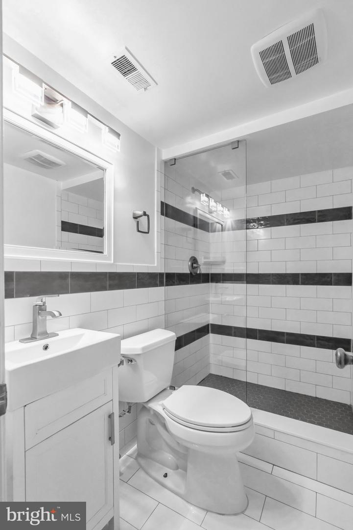 1218 KENSINGTON RD, MCLEAN, Virginia 22101, 4 Bedrooms Bedrooms, ,3 BathroomsBathrooms,Residential,For sale,1218 KENSINGTON RD,VAFX2255336 MLS # VAFX2255336