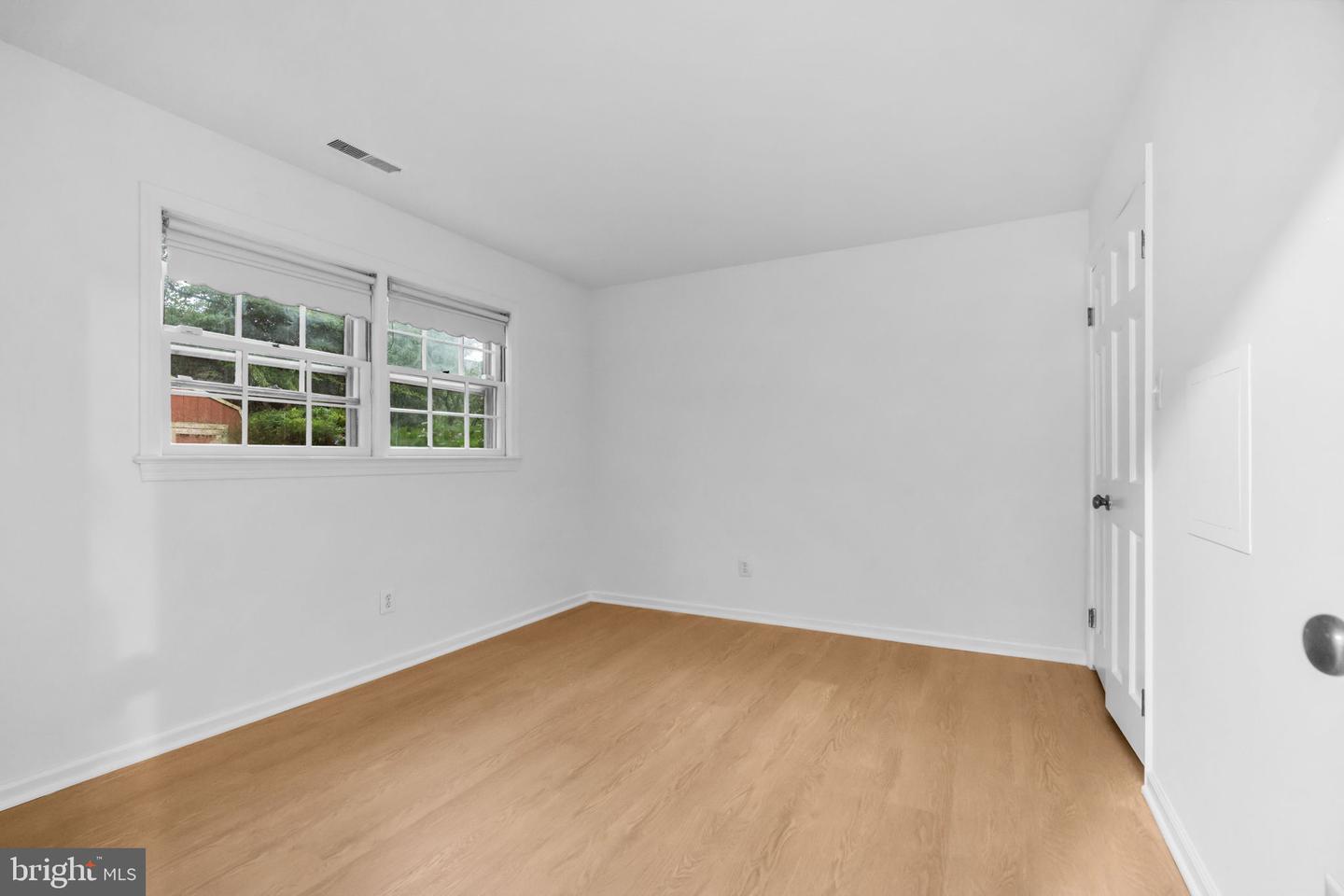 1218 KENSINGTON RD, MCLEAN, Virginia 22101, 4 Bedrooms Bedrooms, ,3 BathroomsBathrooms,Residential,For sale,1218 KENSINGTON RD,VAFX2255336 MLS # VAFX2255336
