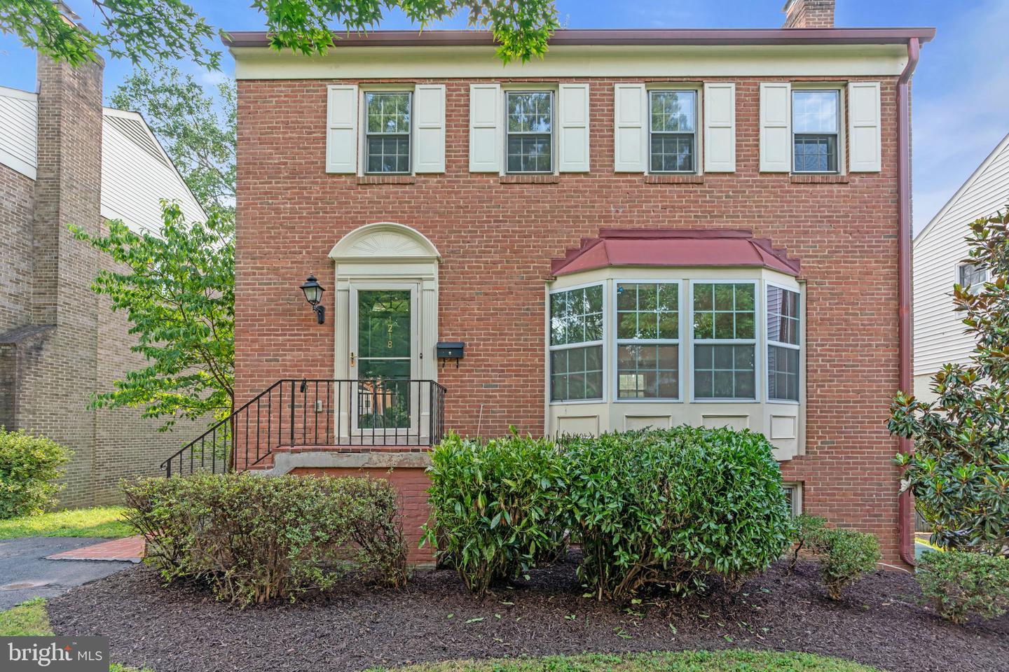 1218 KENSINGTON RD, MCLEAN, Virginia 22101, 4 Bedrooms Bedrooms, ,3 BathroomsBathrooms,Residential,For sale,1218 KENSINGTON RD,VAFX2255336 MLS # VAFX2255336