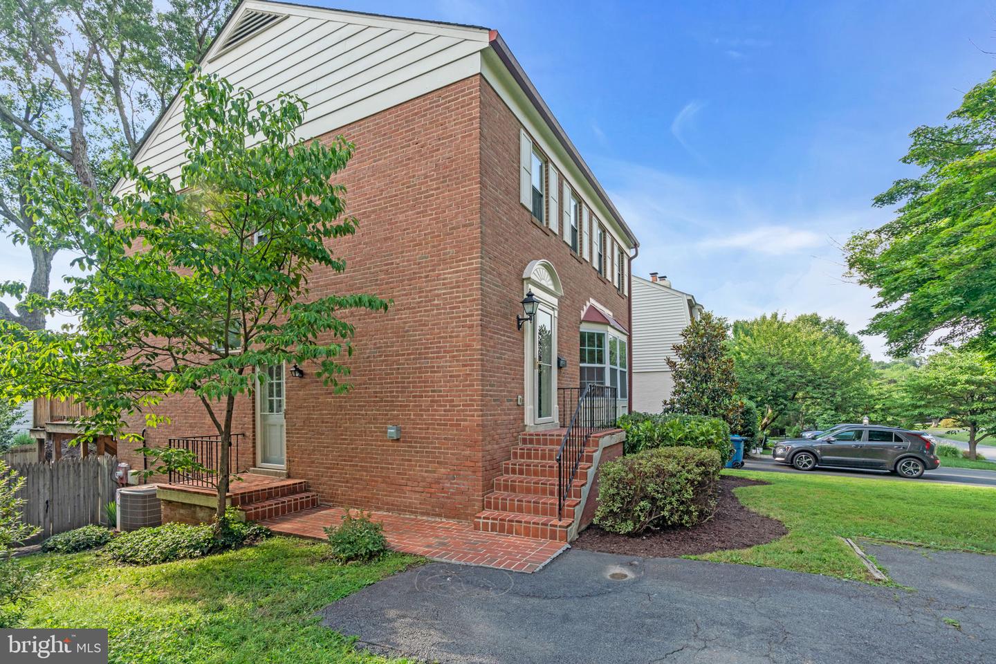 1218 KENSINGTON RD, MCLEAN, Virginia 22101, 4 Bedrooms Bedrooms, ,3 BathroomsBathrooms,Residential,For sale,1218 KENSINGTON RD,VAFX2255336 MLS # VAFX2255336