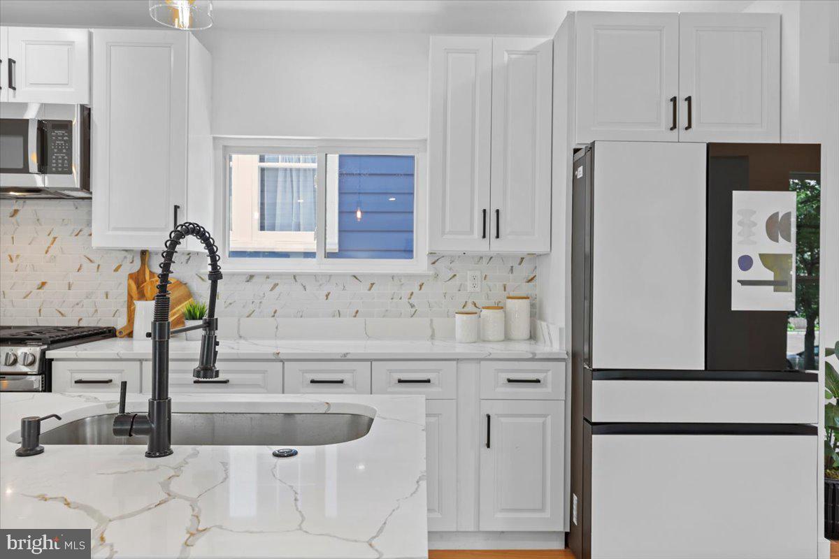 6219 WESTERN AVE NW, WASHINGTON, District Of Columbia 20015, 5 Bedrooms Bedrooms, ,3 BathroomsBathrooms,Residential,For sale,6219 WESTERN AVE NW,DCDC2210174 MLS # DCDC2210174