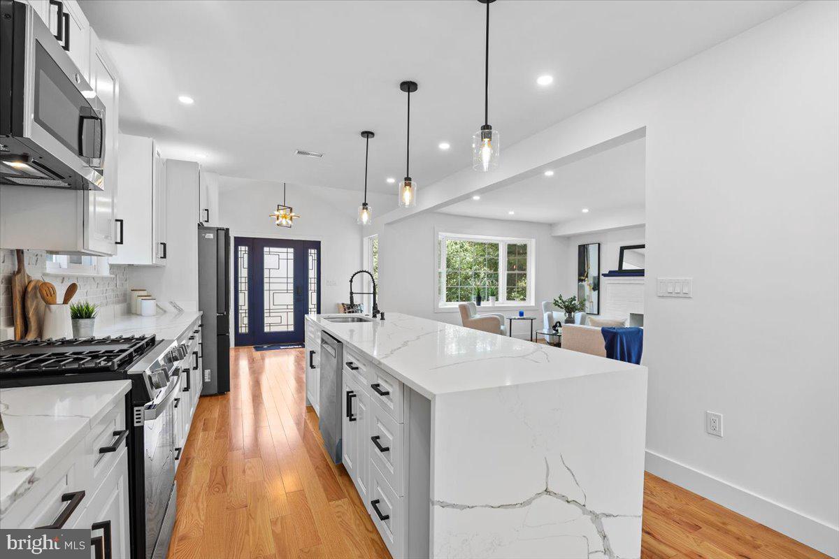 6219 WESTERN AVE NW, WASHINGTON, District Of Columbia 20015, 5 Bedrooms Bedrooms, ,3 BathroomsBathrooms,Residential,For sale,6219 WESTERN AVE NW,DCDC2210174 MLS # DCDC2210174