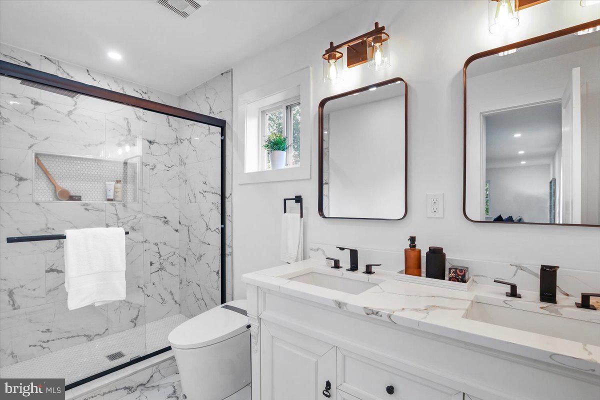 6219 WESTERN AVE NW, WASHINGTON, District Of Columbia 20015, 5 Bedrooms Bedrooms, ,3 BathroomsBathrooms,Residential,For sale,6219 WESTERN AVE NW,DCDC2210174 MLS # DCDC2210174