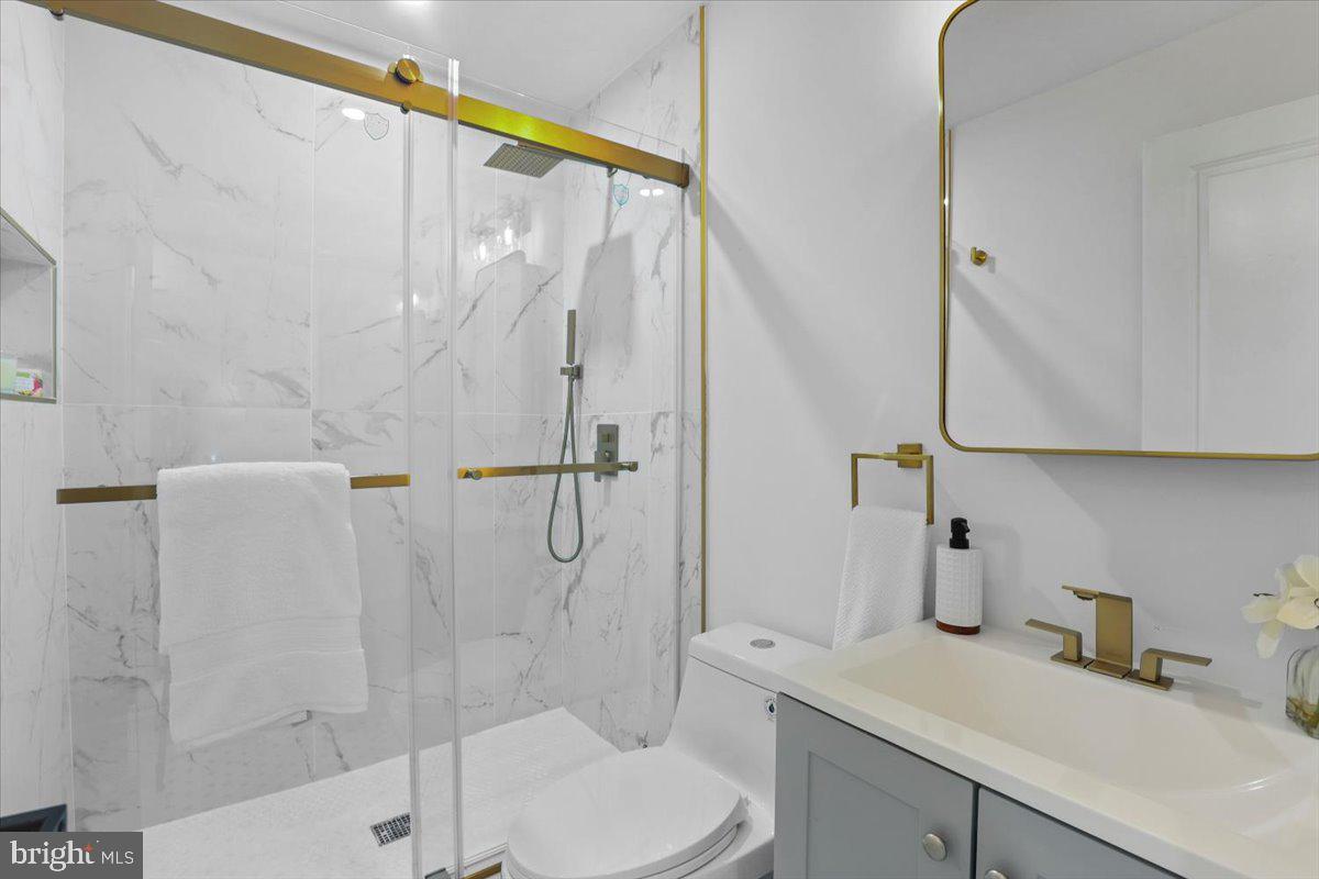 6219 WESTERN AVE NW, WASHINGTON, District Of Columbia 20015, 5 Bedrooms Bedrooms, ,3 BathroomsBathrooms,Residential,For sale,6219 WESTERN AVE NW,DCDC2210174 MLS # DCDC2210174