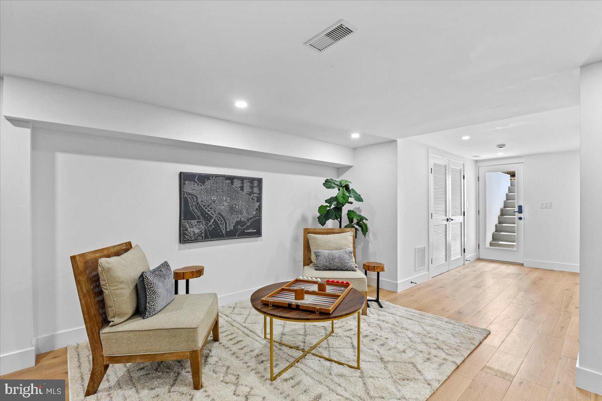 6219 WESTERN AVE NW, WASHINGTON, District Of Columbia 20015, 5 Bedrooms Bedrooms, ,3 BathroomsBathrooms,Residential,For sale,6219 WESTERN AVE NW,DCDC2210174 MLS # DCDC2210174