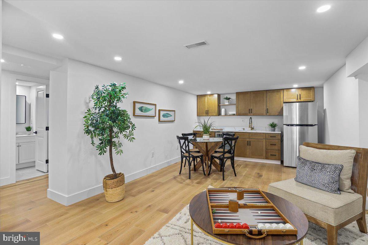 6219 WESTERN AVE NW, WASHINGTON, District Of Columbia 20015, 5 Bedrooms Bedrooms, ,3 BathroomsBathrooms,Residential,For sale,6219 WESTERN AVE NW,DCDC2210174 MLS # DCDC2210174