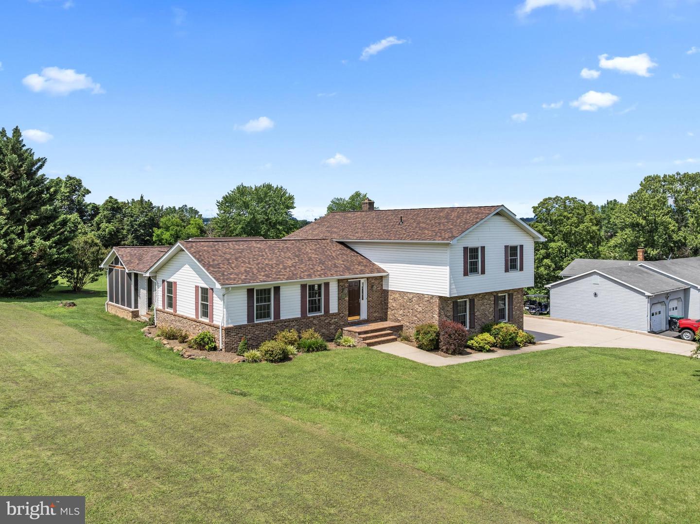 336 HOLLINGSWORTH RD, WOODSTOCK, Virginia 22664, 4 Bedrooms Bedrooms, ,2 BathroomsBathrooms,Residential,For sale,336 HOLLINGSWORTH RD,VASH2011980 MLS # VASH2011980