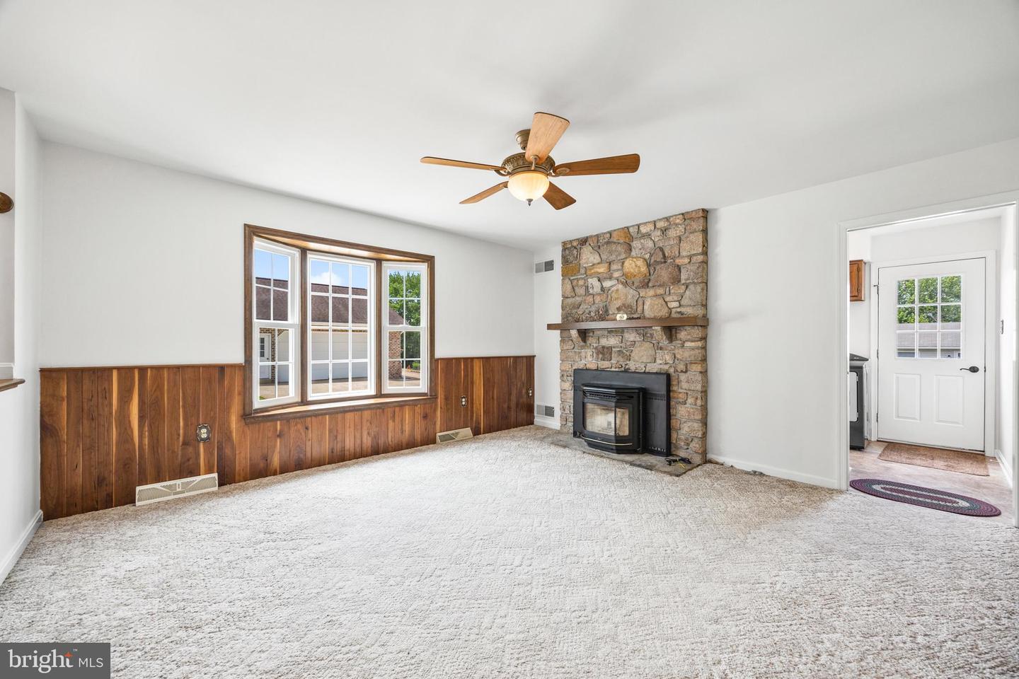 336 HOLLINGSWORTH RD, WOODSTOCK, Virginia 22664, 4 Bedrooms Bedrooms, ,2 BathroomsBathrooms,Residential,For sale,336 HOLLINGSWORTH RD,VASH2011980 MLS # VASH2011980