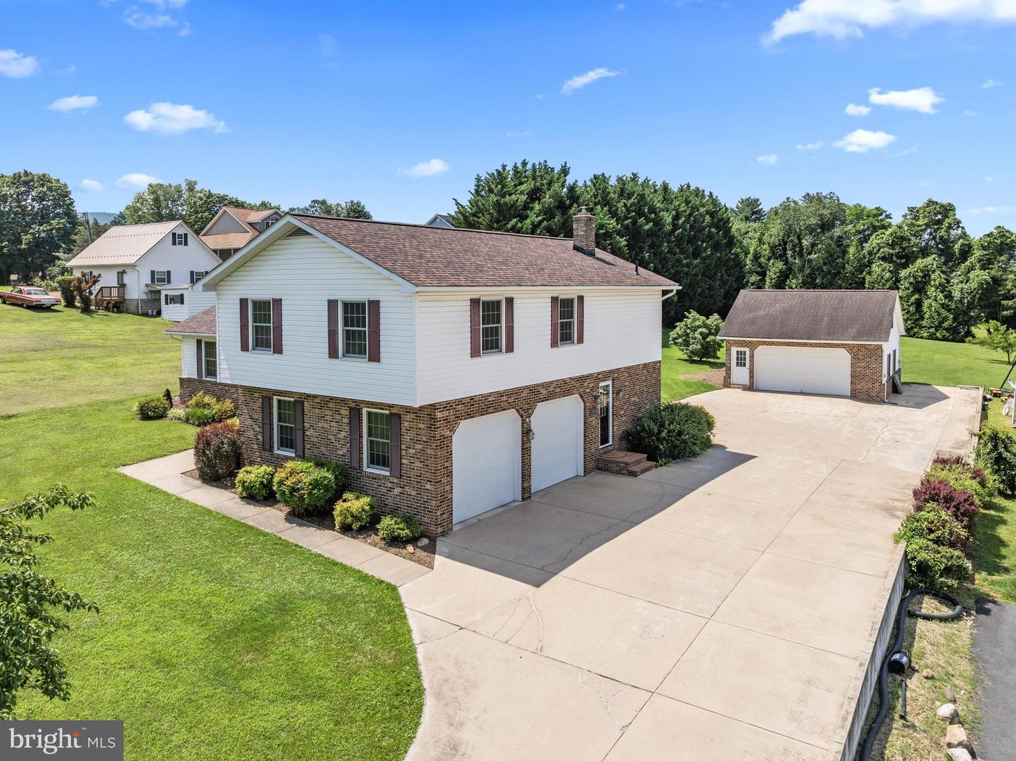 336 HOLLINGSWORTH RD, WOODSTOCK, Virginia 22664, 4 Bedrooms Bedrooms, ,2 BathroomsBathrooms,Residential,For sale,336 HOLLINGSWORTH RD,VASH2011980 MLS # VASH2011980