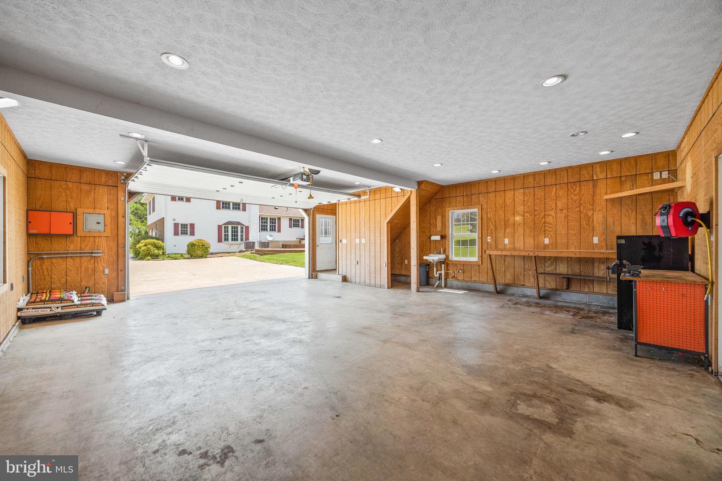 336 HOLLINGSWORTH RD, WOODSTOCK, Virginia 22664, 4 Bedrooms Bedrooms, ,2 BathroomsBathrooms,Residential,For sale,336 HOLLINGSWORTH RD,VASH2011980 MLS # VASH2011980