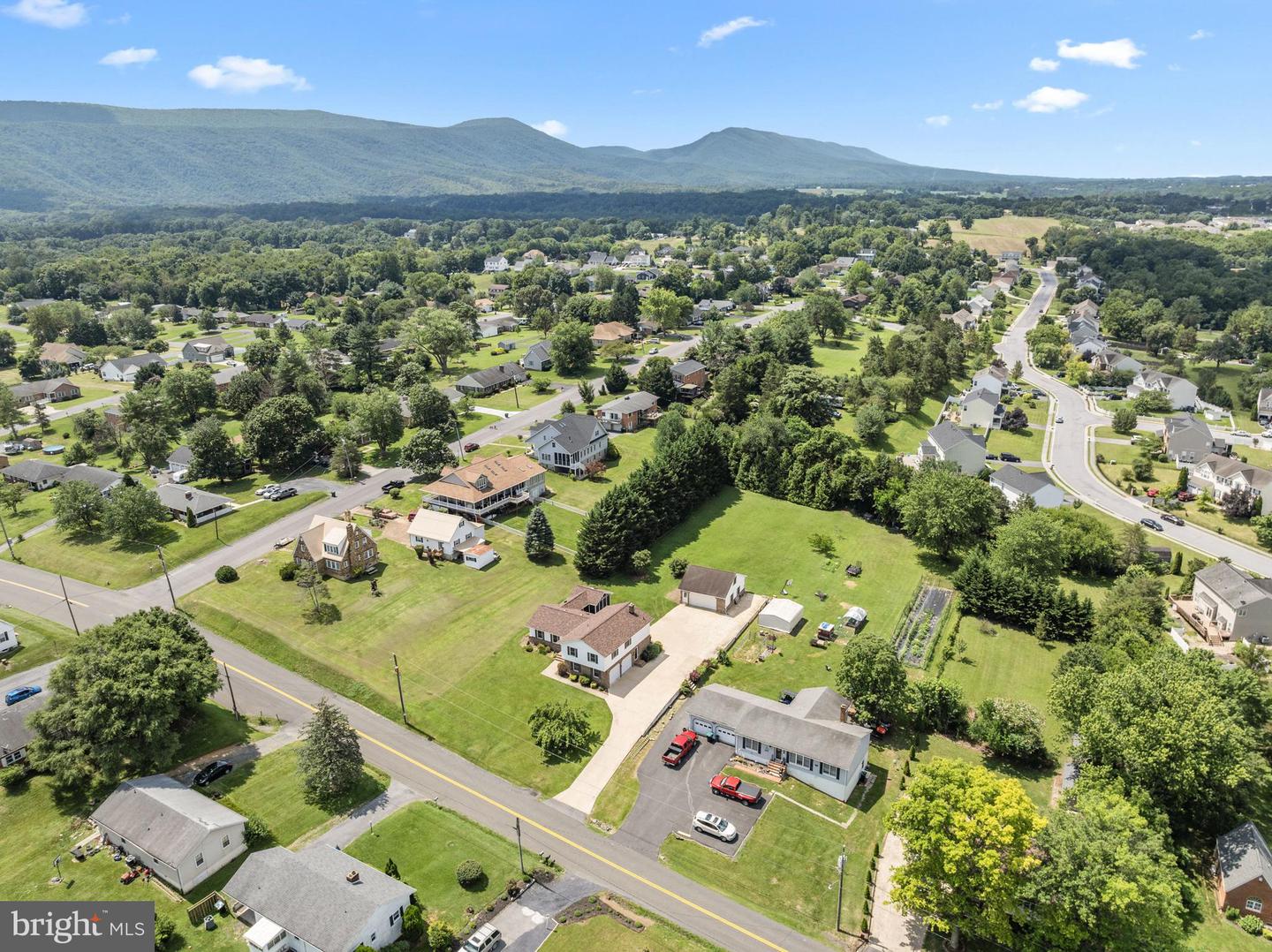 336 HOLLINGSWORTH RD, WOODSTOCK, Virginia 22664, 4 Bedrooms Bedrooms, ,2 BathroomsBathrooms,Residential,For sale,336 HOLLINGSWORTH RD,VASH2011980 MLS # VASH2011980